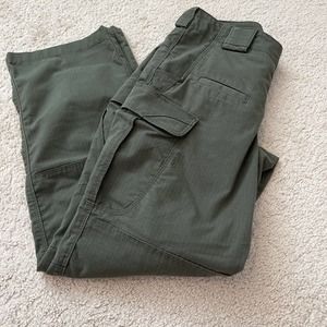 5.11 Womens Size 8 Green Cargo Straight Leg Pants